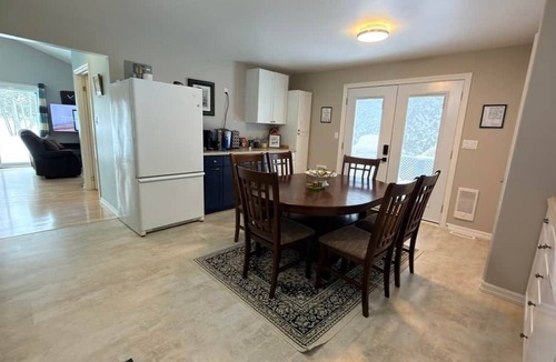 Manitoulin District House | Lakefront 2-BR Cottage Retreat in Kagawong - Lilly Lakehouse