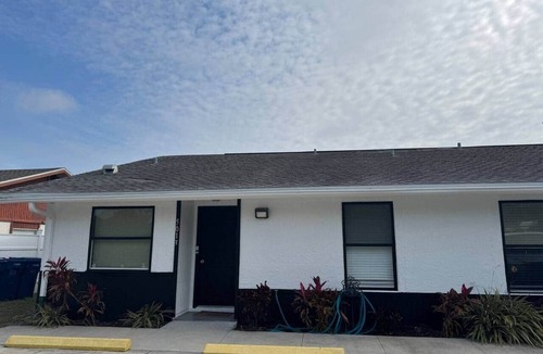 South Bradenton Villa | Lakefront 2BR Bradenton Rental Near IMG & Beaches