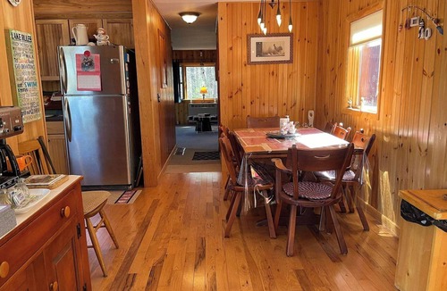 Freedom House | Lakefront 3 bed room property in Freedom, NH