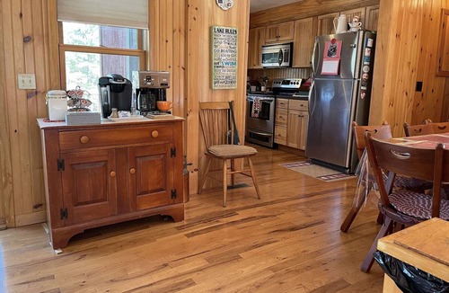 Freedom House | Lakefront 3 bed room property in Freedom, NH