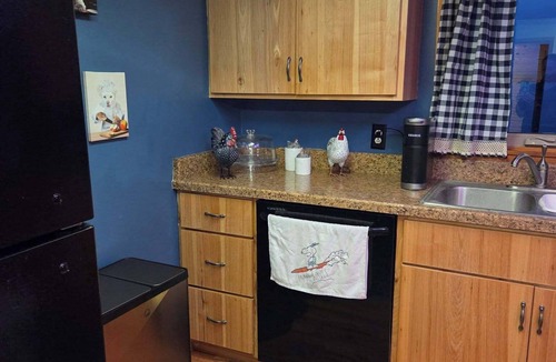 Long Beach Cabin | Lakefront 3-bedroom cabin with views from every room