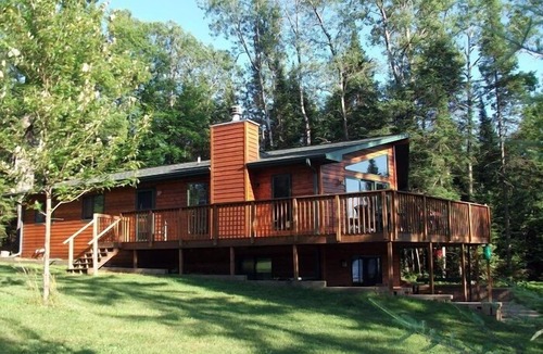 Eagle River Cottage | Lakefront -4 acres of private land - 6 Bedrooms - 2 kitchens - Dog Friendly!