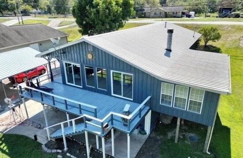 Ventress House | Lakefront 4-bedroom/2 BA, Sleeps 10 , private pool and pier. + VIEW !