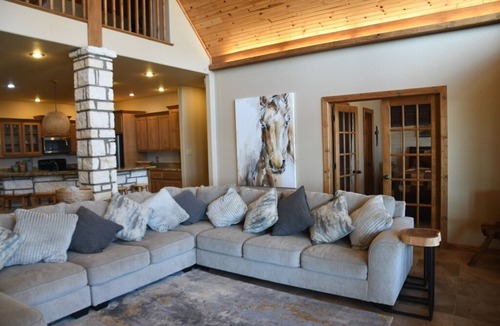 Texanna House | Lakefront 4 bedroom, 4 bath Porum Landing retreat plus bunk room beautiful views