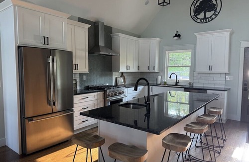 Fair Haven House | Lakefront 5 King Beds + Private Dock + Screen Porch + Pet Friendly