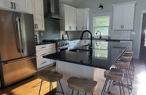 Fair Haven House | Lakefront 5 King Beds + Private Dock + Screen Porch + Pet Friendly