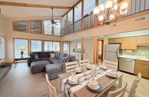 Camdenton House | Lakefront 5BD/3BA/Dock/Firepit/Pet Friendly-17PP