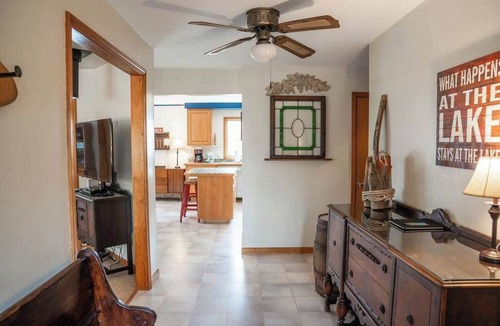Geneva House | Lakefront 8BR House with Private Dock & Fire Pit