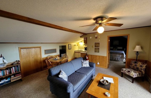 Bayfield House | Lakefront Accommodation on Apostle Island on Lake Superior, Wisconsin