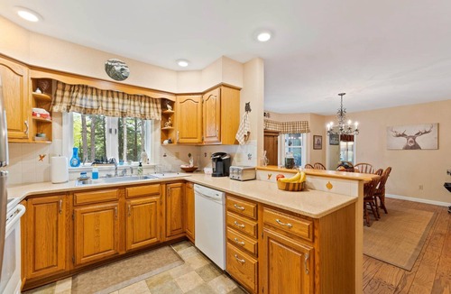 Fort Ann House | Lakefront ADK home with private dock