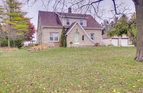 Algoma House | Lakefront Algoma Home w/Deck, Grill & Fireplace