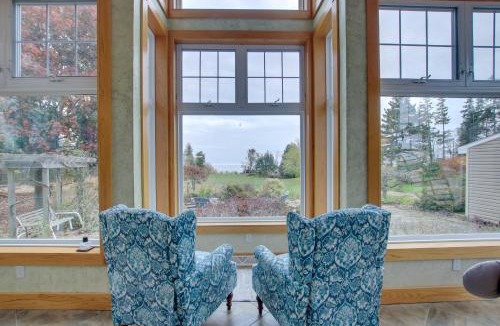 Algoma House | Lakefront Algoma Home w/Deck, Grill & Fireplace