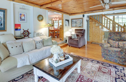 Longville Cabin | Lakefront Backus Cabin with Gazebo & Gas Grill!