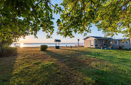 Bark River House | Lakefront Beach House