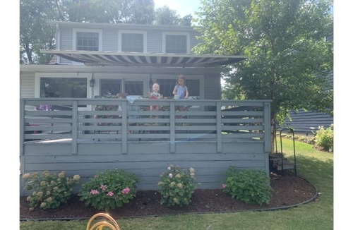 Delavan Lake House | Lakefront! Beautiful views in this cozy cottage on Delavan Lake’s south shore.