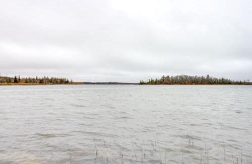 Puposky House | Lakefront Bemidji Getaway w/Community Beach!