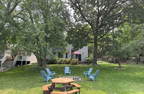 Ingleside Cottage | Lakefront Bliss: Your Ultimate Vacation Haven Surrounded by Nature