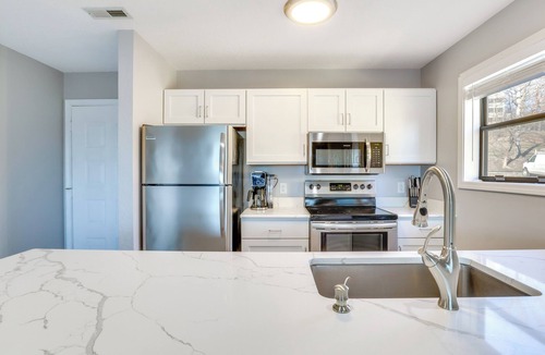 Lake of the Ozarks Apartment | Lakefront & Boat Slip: Osage Beach Retreat!