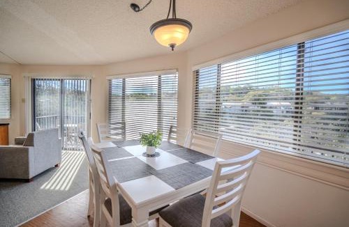 Lakeway House | Lakefront Bungalow with Community PoolHot Tub #8