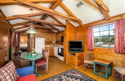 Seminole Cabin | Lakefront Cabin 10min toBEACH/Dogs OK/Kayak/#408