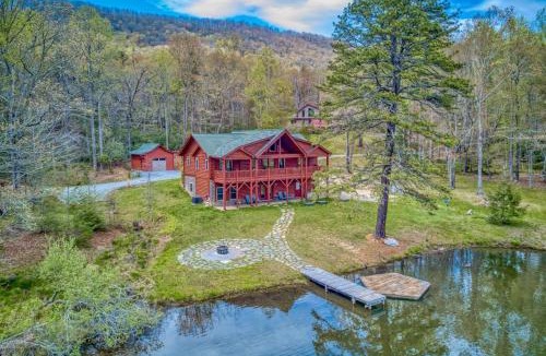 Mills River House | Lakefront Cabin & Cozy Lakeview Cottage