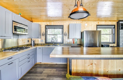 Tower Cabin | Lakefront Cabin on Lake Vermilion w/Large Dock