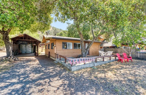 Clearlake Cabin | Lakefront Cabin on Silverado Beach
