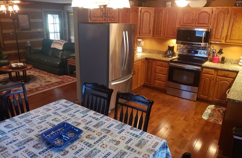 Dandridge Cabin | LakeFront Cabin Private Dock wk in July avail nr Smoky Mtn ez access from I-40