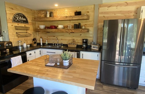 Turtle Lake Cabin | Lakefront Cabin Retreat