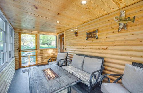 Markville House | Lakefront Cabin w/Dock, Fire Pits in Danbury!