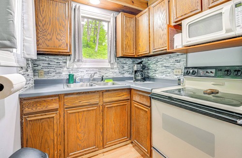 Augusta Cabin | Lakefront Cabin w/Fire Pit, Dock, & Boat Rental