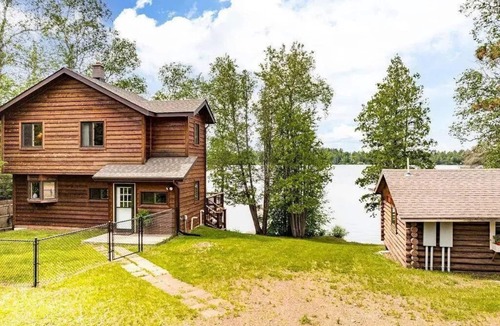 Duluth Cabin | Lakefront Cabin w/Summer Bunkhouse/June-Aug Sleeps 10/Sept-May Sleeps up to 6