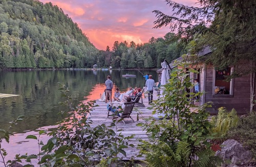 Barkmere House | Lakefront chalet, 3 bedrooms 2 bathrooms 30 minutes from Mont Tremblant