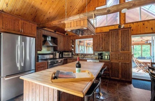 Saint-Raymond Cabin | Lakefront Chalet with Outdoor Kitchen and Hot Tub