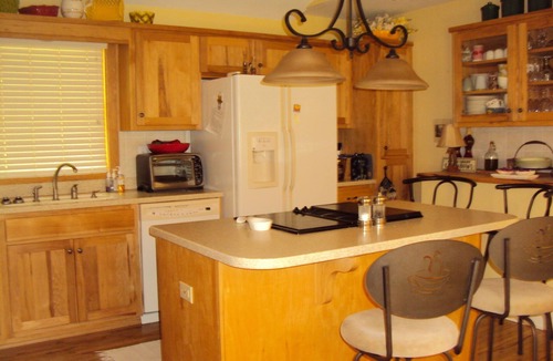 Eufaula House | Lakefront Charm - Fun and Romance!
