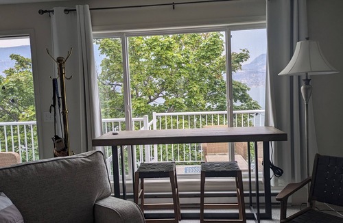 North End Apartment | Lakefront charming apartment in downtown Kelowna, the best location in the city.