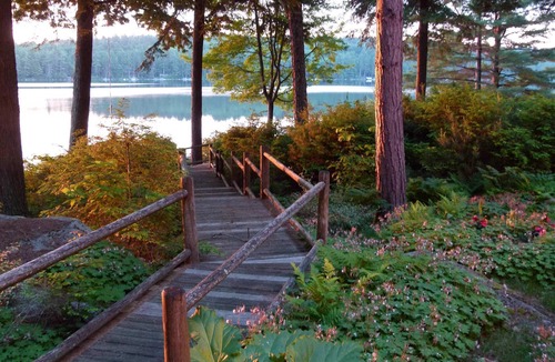 Belgrade Cottage | Lakefront Classic Maine Cottage, Private, for Families ,5 Br, On Quiet Lake
