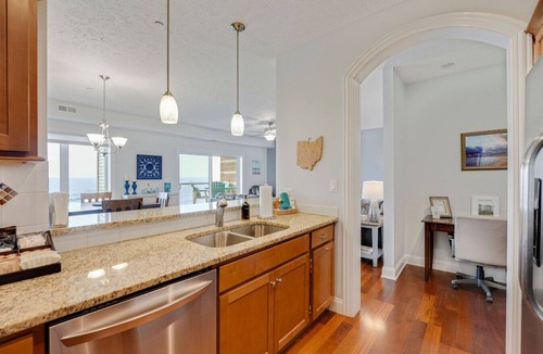 Geneva-on-the-Lake Apartment | Lakefront Condo, Balcony, Pool, Beach, Wineries