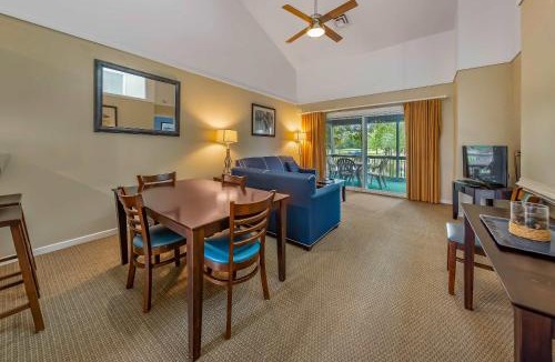 Fairfield Harbour House | Lakefront Condo with Indoor & Outdoor Pools - New Bern