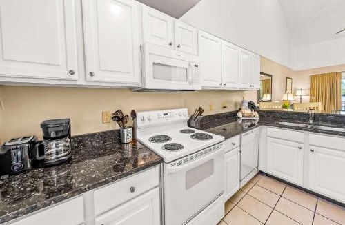 Fairfield Harbour Apartment | Lakefront Condo with Pools Gym & Hot Tub