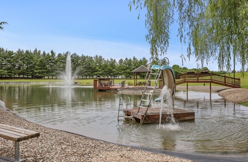 Middletown Cottage | Lakefront Cottage 10 min to Legoland Farmstay