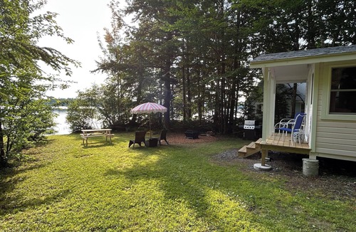 North Penobscot Cottage | Lakefront Cottage minutes to downtown and Baxter State Park
