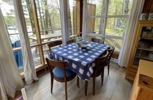 Gravenhurst Cottage | Lakefront Cottage on Muskoka's Kahshe Lake