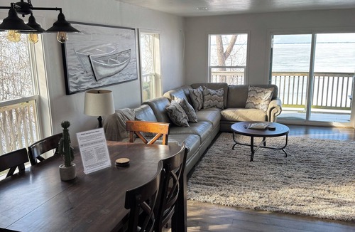 Village of Harrison House | Lakefront Cottage on Lake Winnebago