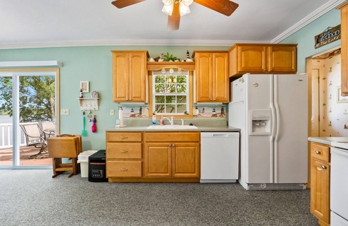 North Webster House | Lakefront Cottage on Webster Lake with Beautiful Sunsets, 2 bed, 1 bath