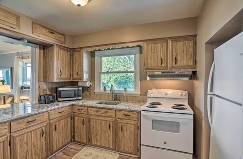 Port Clinton Cottage | Lakefront Cottage w/Fishing & Private Yard!