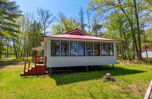 Sidney Cottage | Lakefront Cottage