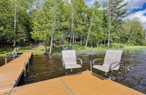 Presque Isle Apartment | Lakefront Couples Cabin - South Turtle Lake - Dock, Rowboats & Musky Fishing