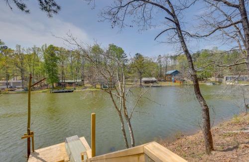 Delta House | Lakefront Delta Cabin Rental w/Boat Dock + Deck!