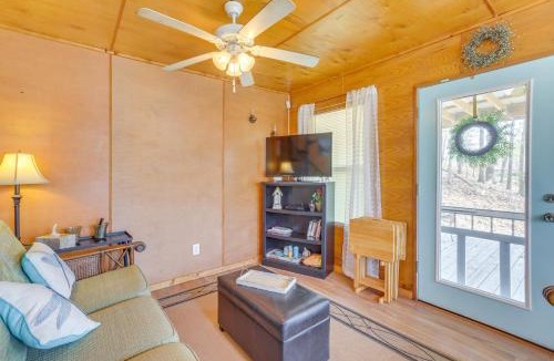 Delta House | Lakefront Delta Cabin Rental w/Boat Dock + Deck!